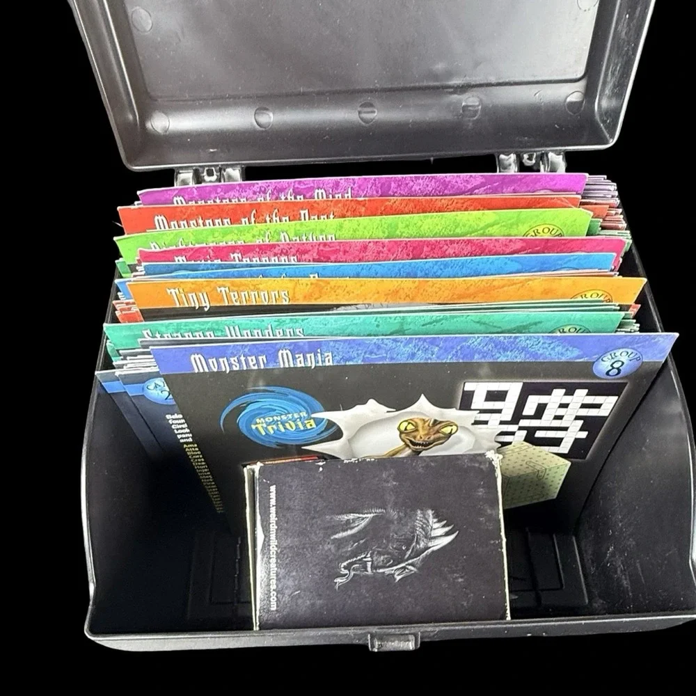 Weird N Wild Creatures Card Lot w/Storage Case 232 Trading Cards & 299 Big Cards